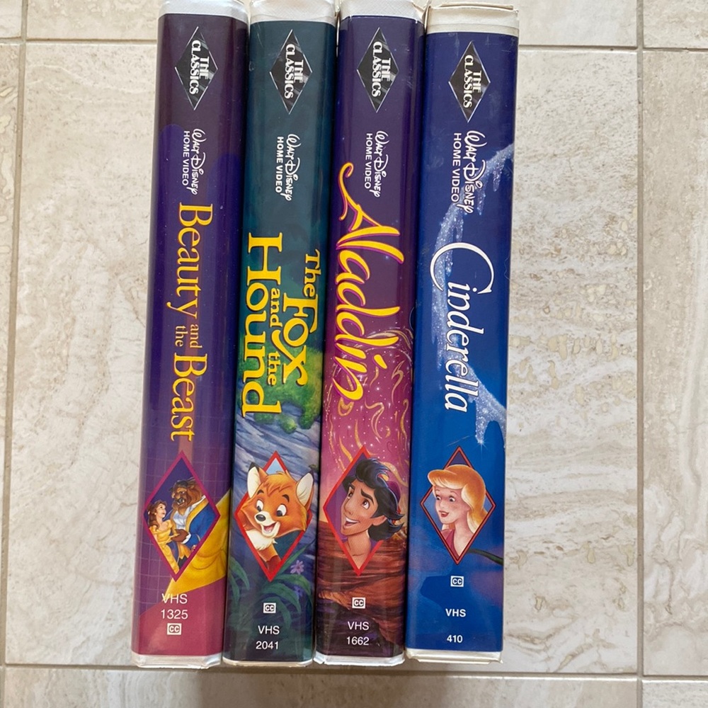 WALT DISNEY BLK💎 VHS CINDERELLA, BEAUTY & THE BEAST, THE FOX & HOUND, ALADDIN - Picture 2 of 12